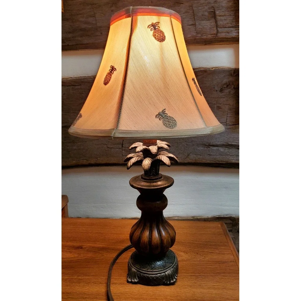 Classic Pineapple Table Lamp - Neutral Shade, Tropical Decor